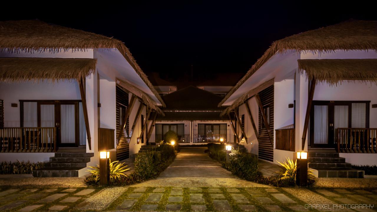 Eskala Hotels&Resorts Ngwesaung Exteriör bild